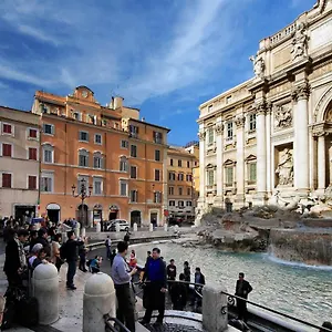 Rent In Trevi Fountain Roma